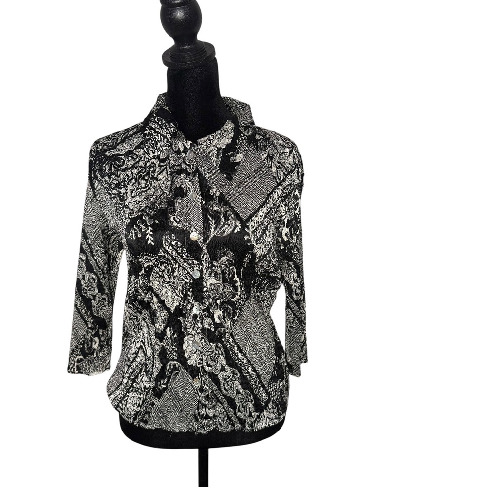 Womens Black White Floral Print Pleated Crinkle Top Size S Buttoned Collar Artsy
